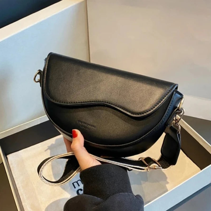 Vintage Wide Strap Saddle Bag