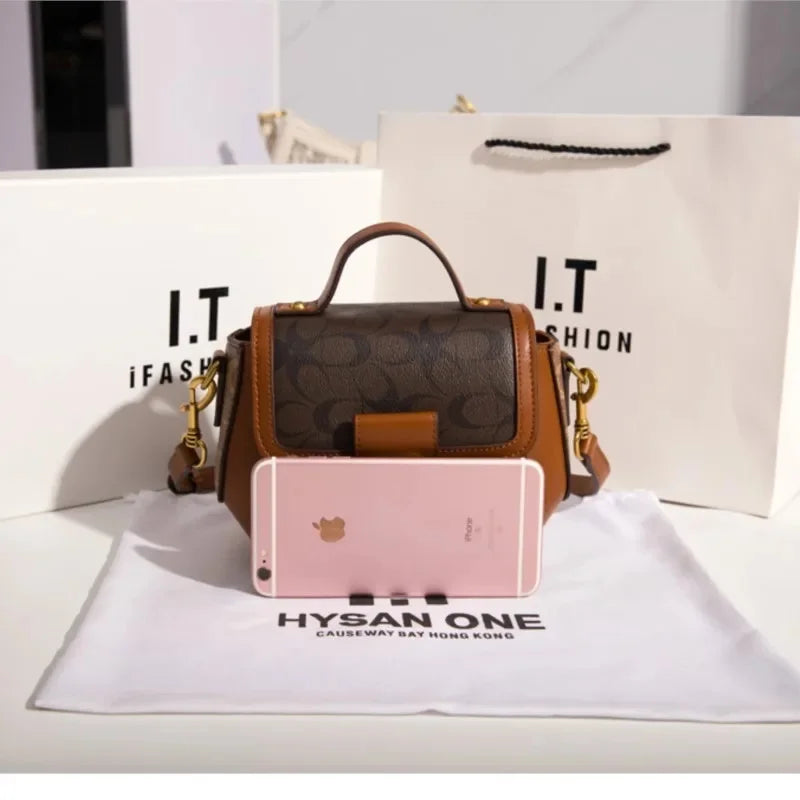 Minimalist Contrasting Crossbody