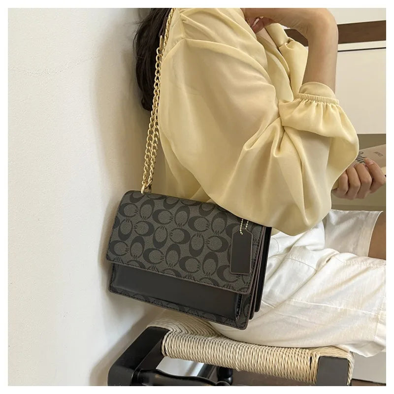 Victoria Classic Accordion Bag