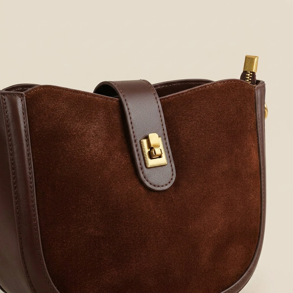 Detalhe do produto Luna Frosted Suede Half Moon Bag