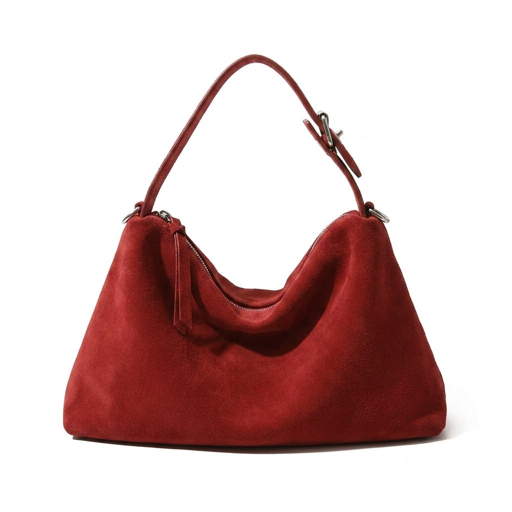 Matte Velvet Niche Shoulder Bag na cor Ankara red em fundo branco
