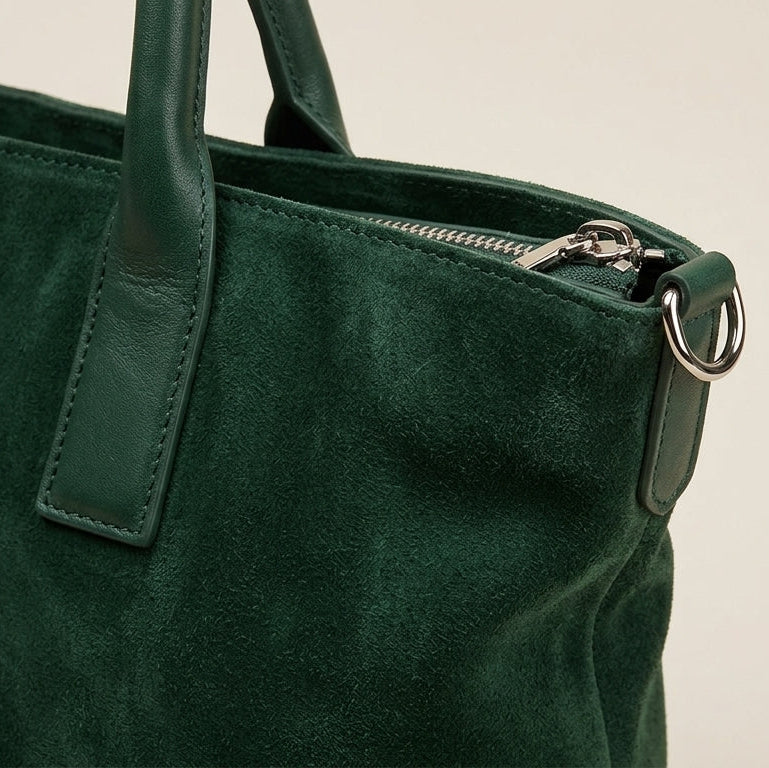 Detalhe do produto Velvet-Matte Slouchy Tote