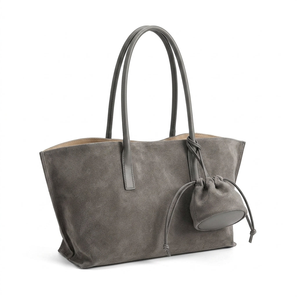 Matte Velvet Oversized Tote Bag na cor gray em fundo branco