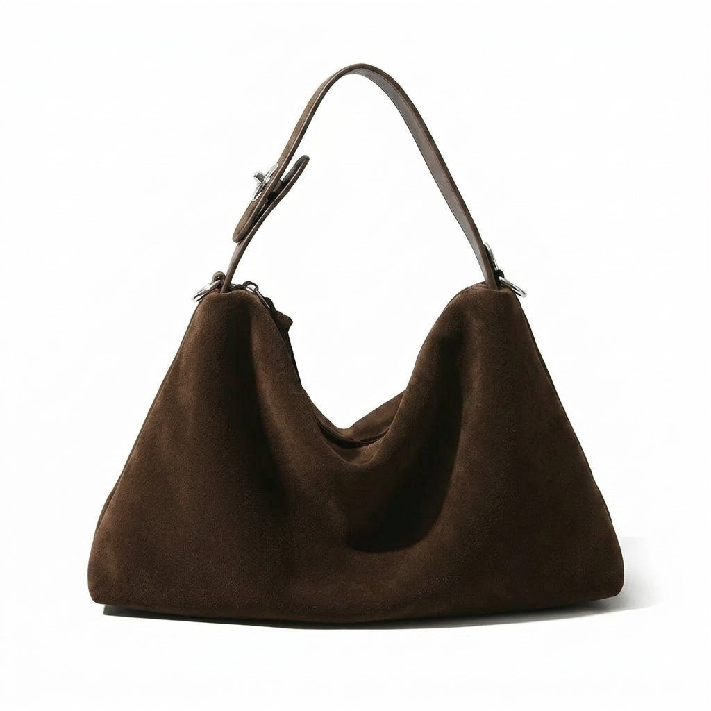 Matte Velvet Niche Shoulder Bag na cor Brown em fundo branco