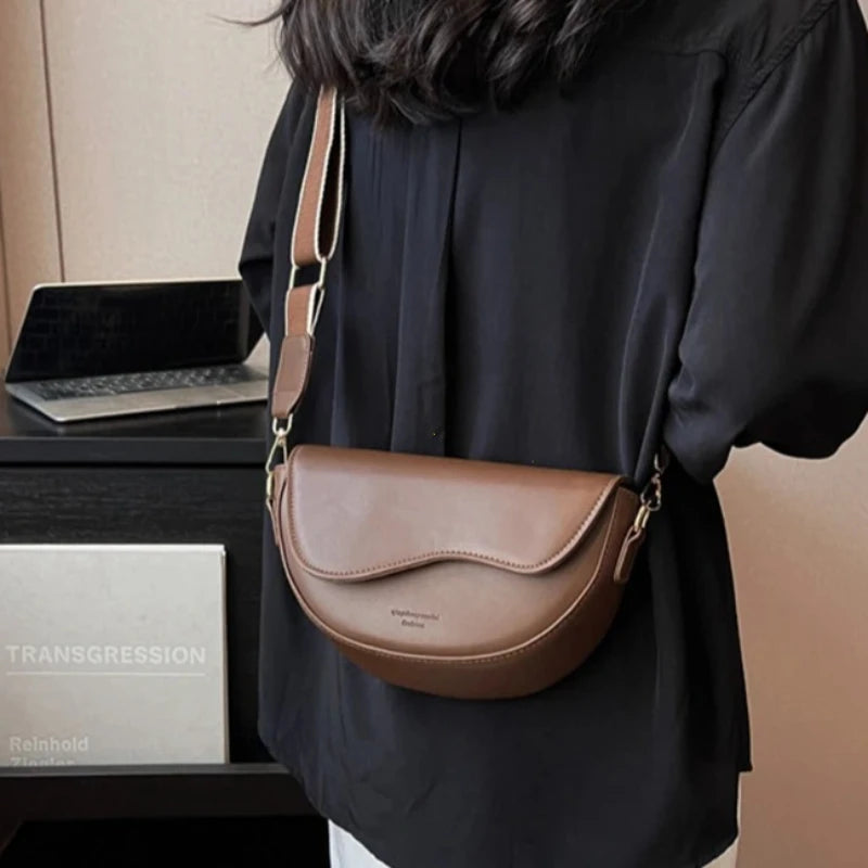 Vintage Wide Strap Saddle Bag