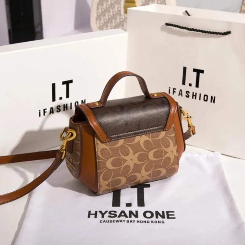 Minimalist Contrasting Crossbody