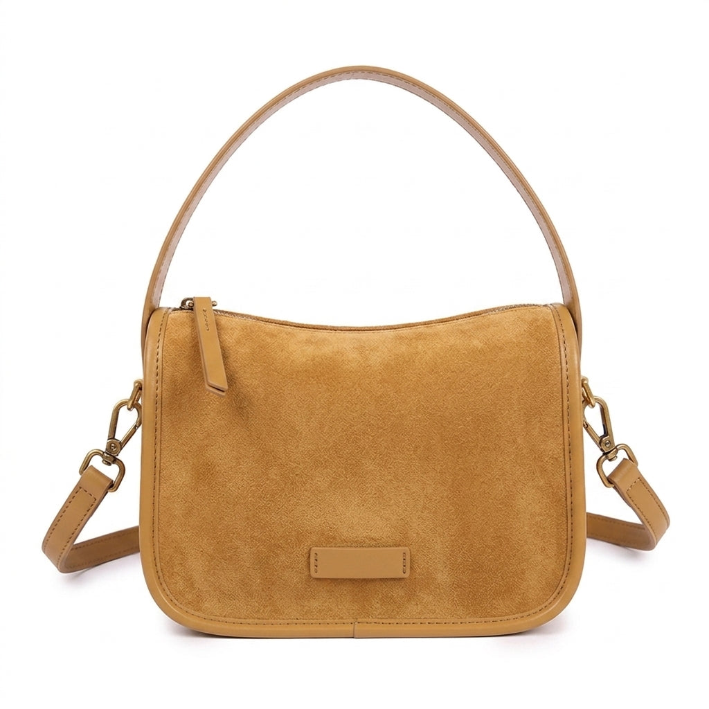 Retro Matte Velvet Suede Bag na cor Caramel em fundo branco