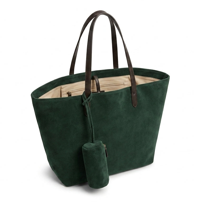 Matte Velvet Oversized Tote Bag na cor dark green em fundo branco