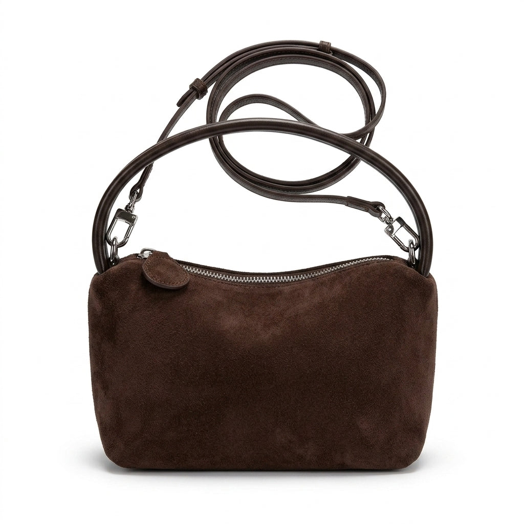 The Suede Mini Box Bag na cor Chocolate em fundo branco